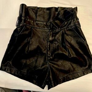 Black Vegan shorts Venti6